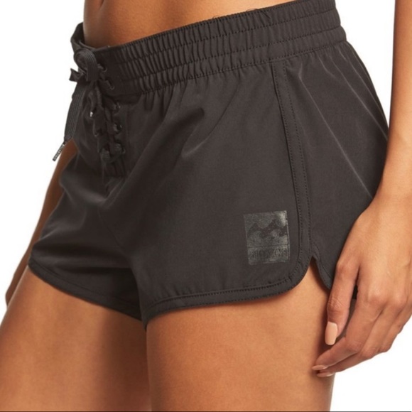 π₯π₯BILLABONG - SS LACE UP VOLLEY SHORTSπ₯π₯ - Picture 2 of 7